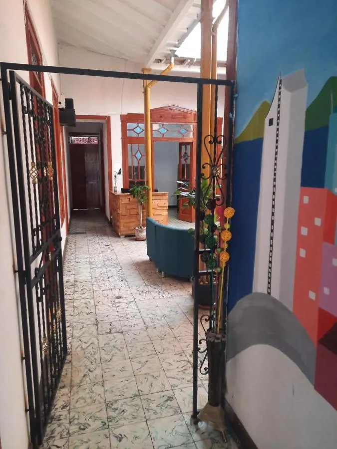 Pensión Hostal Casa Linda Medellin, Centro